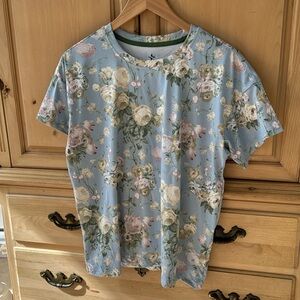 NWOT Tuckernuck Short Sleeve Blue, Green, and Cream floral shirt - medium